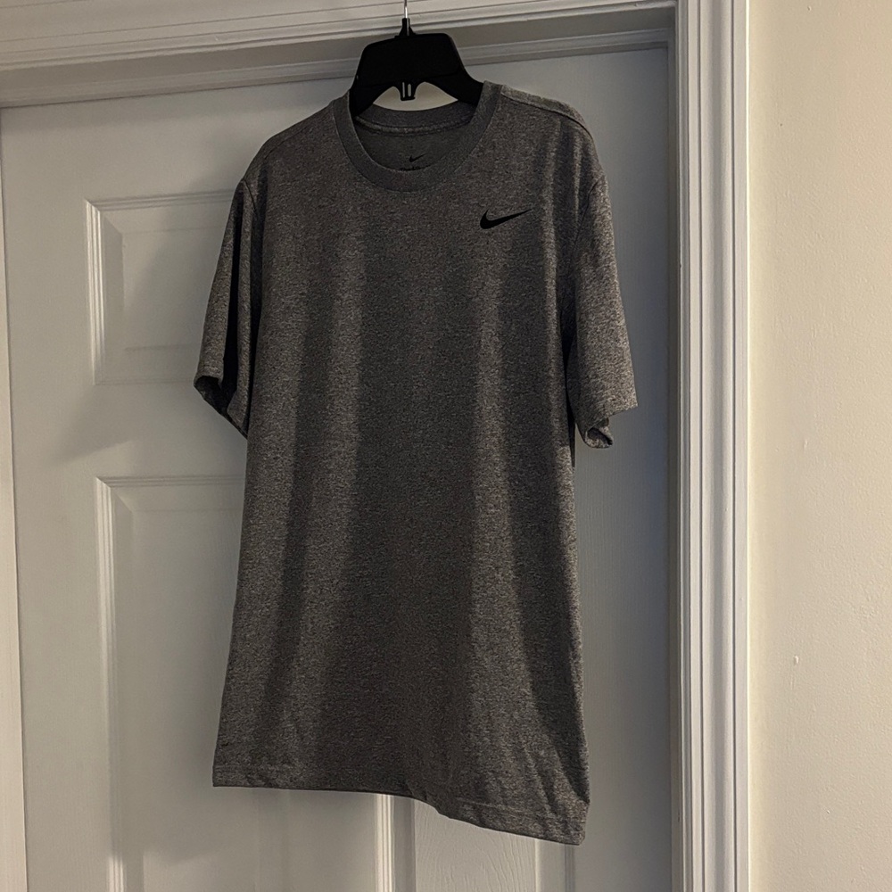 Nike Men's Charcoal Short Sleeve Tee